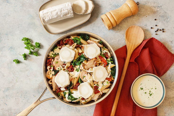 One pot pasta épinards tomates confites et fromage de chèvre Soignon