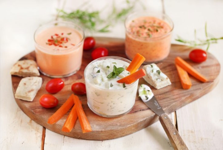 Trio de dips au fromage de chèvre : tzatziki, ktipiti et gaspacho