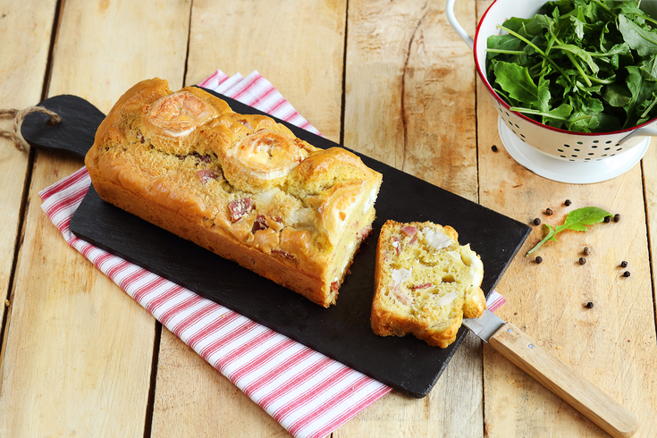 Recette cake au saumon chèvre et ciboulette