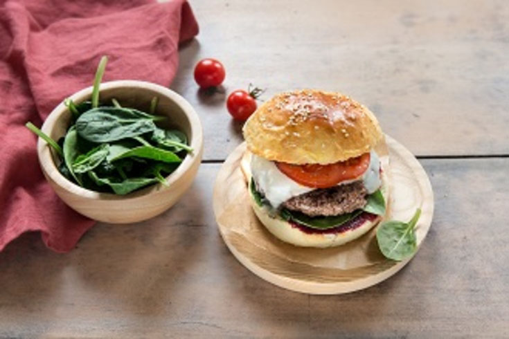 Burger au chèvre et ketchup de betteraves