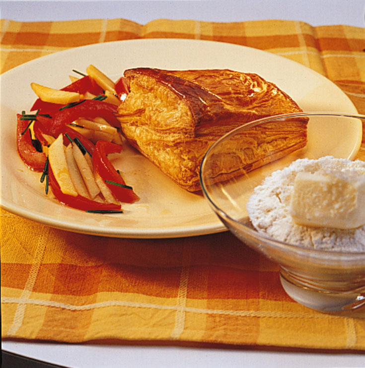 Feuilleté au chèvre, tomate et mangue