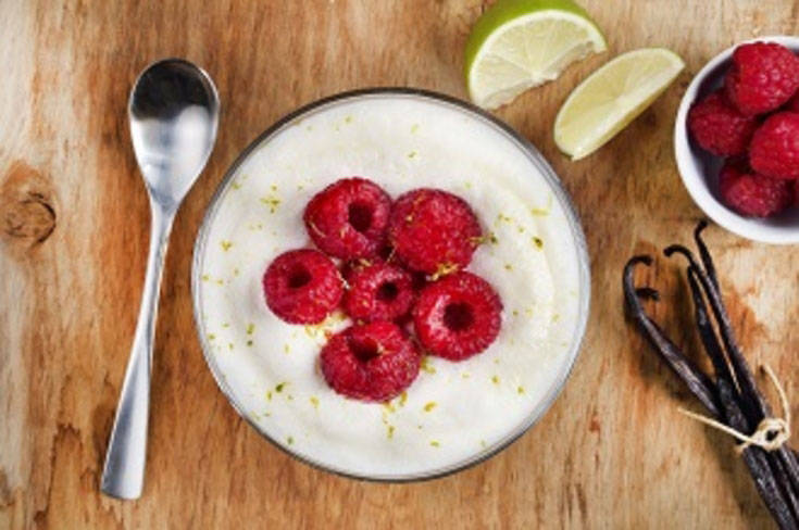 Mousse légère au yaourt de chèvre vanille