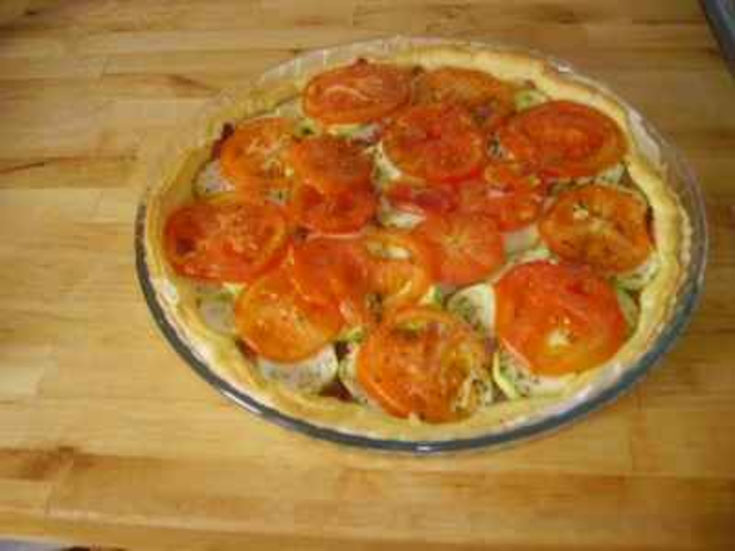 Tarte au chèvre, tomates et courgettes