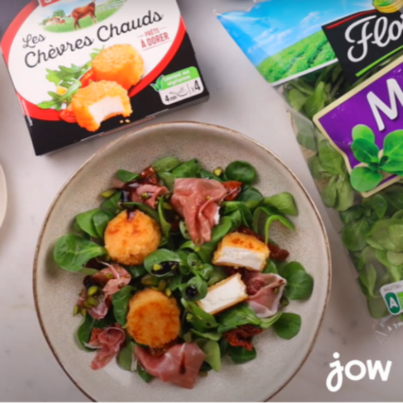 Salade chèvres chauds, jambon cru et tomates séchées