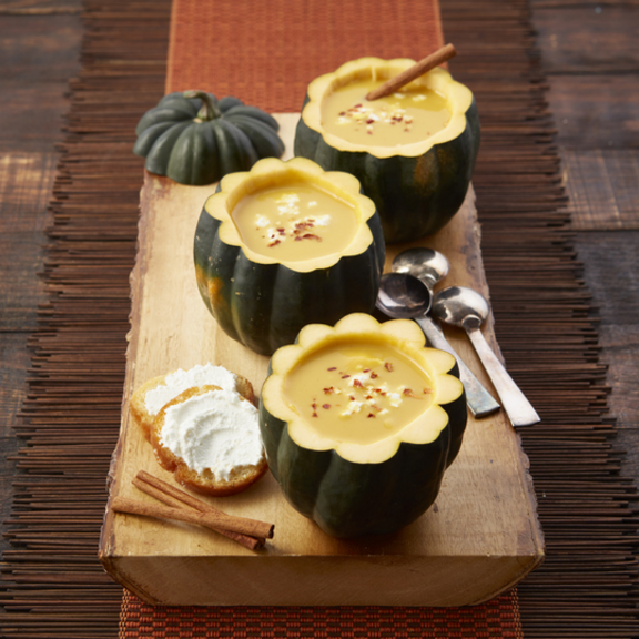 Velouté de courge buttercup au fouetté de chèvre nature