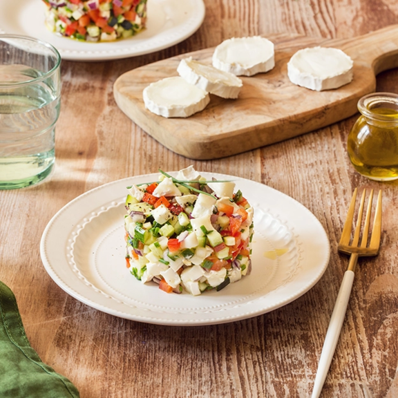 Tartare de légumes et bûche de chèvre