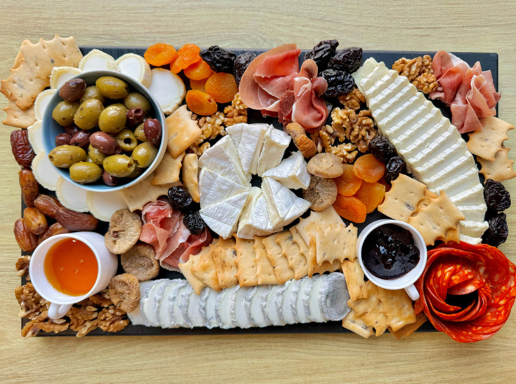 Recettes de réveillon : composition plateau de fromage de chèvre
