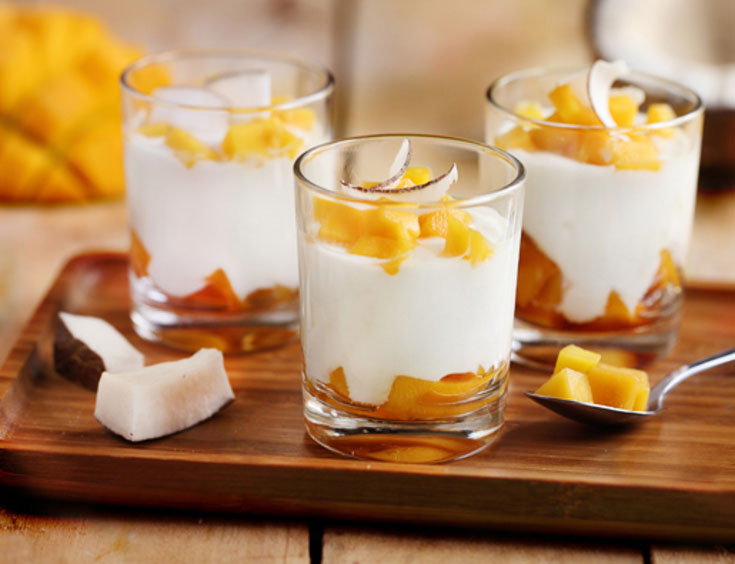 Verrines dessert au yaourt de chèvre et cubes de mangues