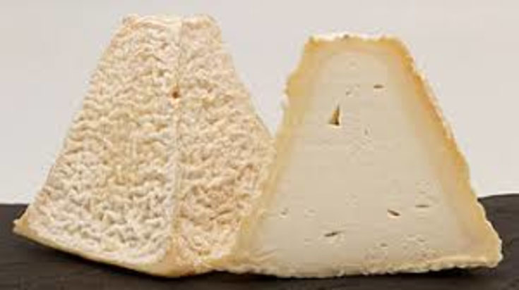 Découpe du fromage Le Pouligny Saint-Pierre