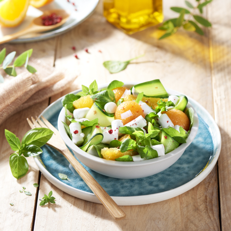 Salade de melon, courgette, orange et bûchettes de chèvre