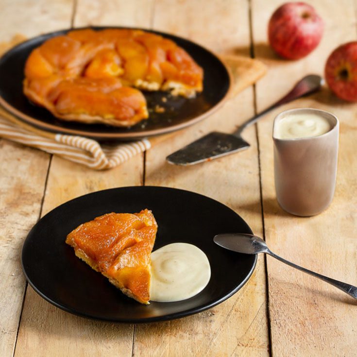 Tarte tatin et sa crème anglaise au yaourt vanille au lait de brebis