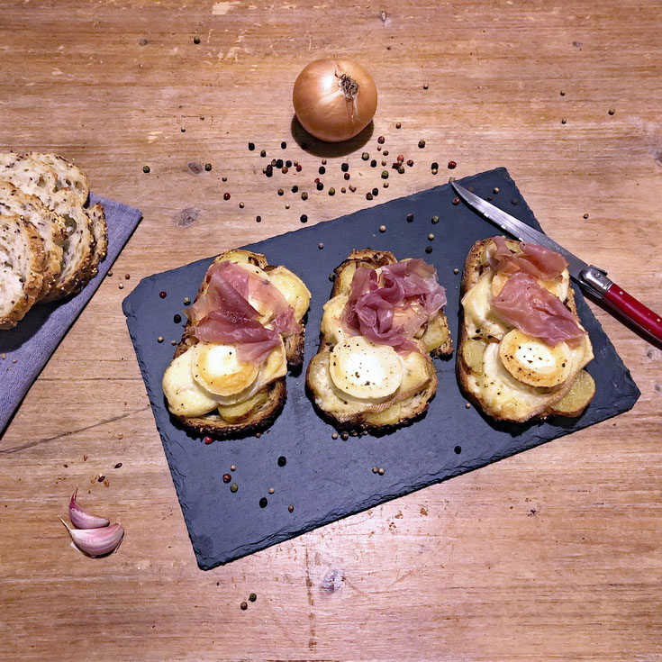 Tartine savoyarde au fromage de chèvre