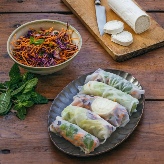 Rouleaux d'automne au chèvre et crudités