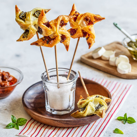 Moulins à vent feuilletés au chèvre et pesto