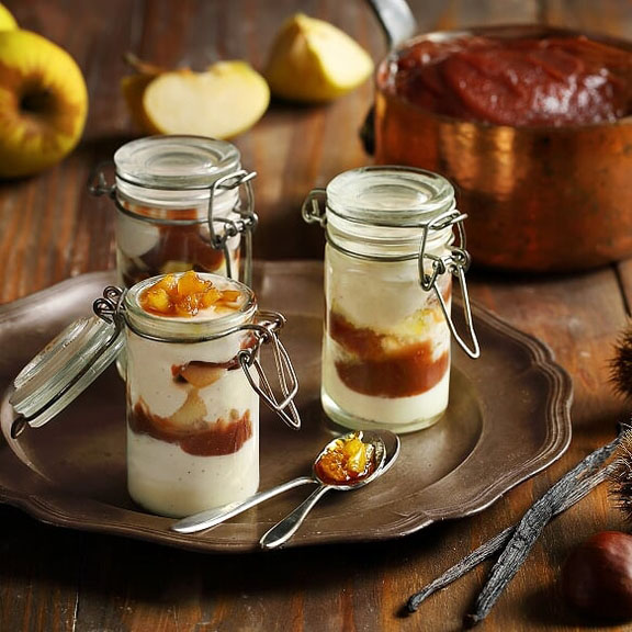 Verrines lactées à la vanille, crème de marron et pommes caramélisées