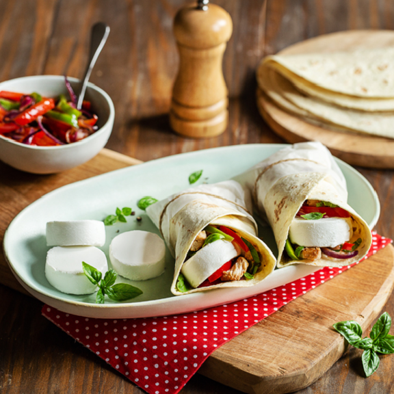 Wraps au chèvre frais et légumes marinés