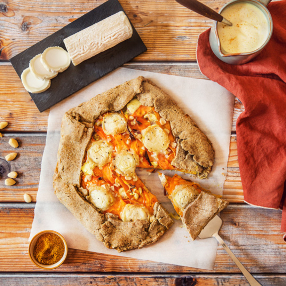 Tarte rustique carottes, curry et chèvre