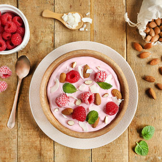 Bowl fraicheur au yaourt brebis mûre-framboise