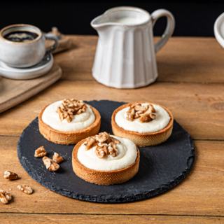 Tartelettes aux noix, ganache chocolat blanc et yaourt nature au lait de brebis