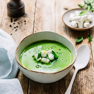 Bouillon vert au chèvre frais