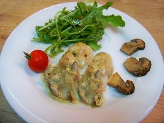 Fleurs de courgettes gratinées, farce aux cèpes et au fromage de chèvre