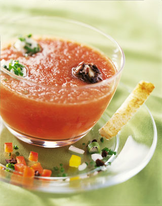 Gaspacho aux billes de fromage de chèvre