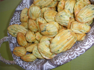 Madeleines de courgettes-menthe et chêvre