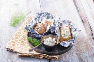 Pommes de terre farcies au fouetté de chèvre et au saumon fumé