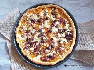 Tarte d'automne à la courge butternut, chèvre, lardons et noisettes