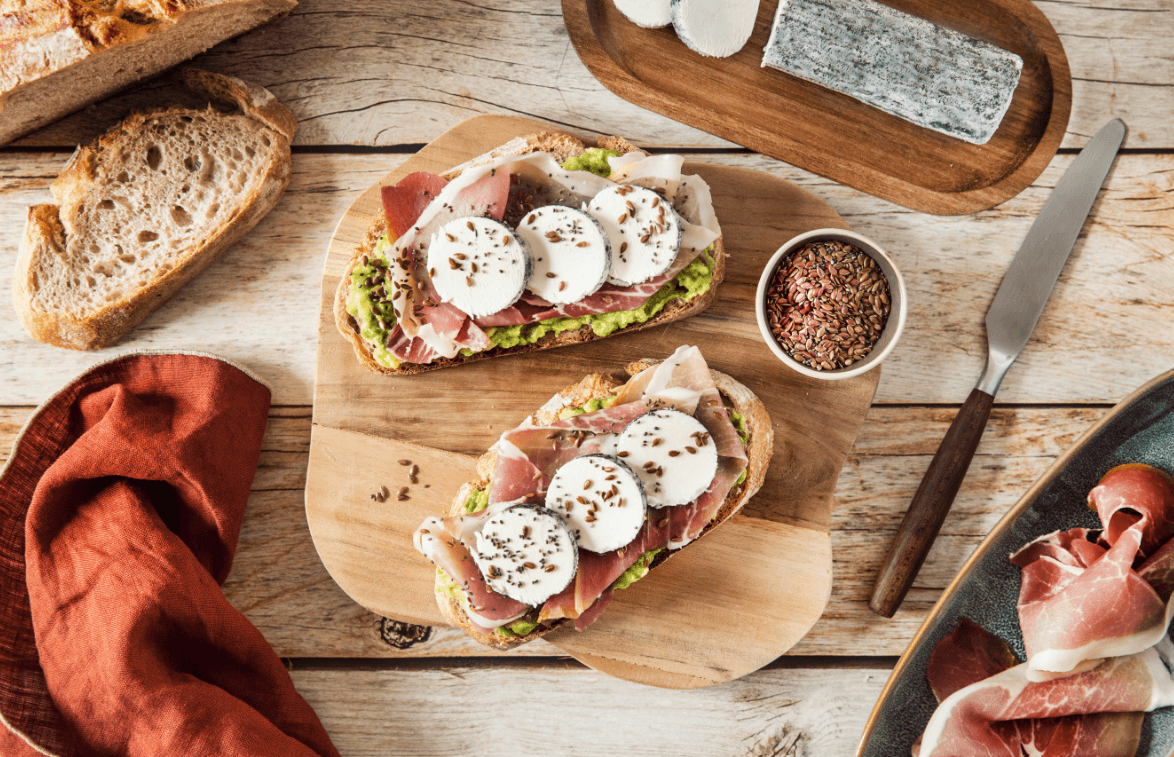 suggestion-degustation-buche-fraiche-cendree-avocado-toast
